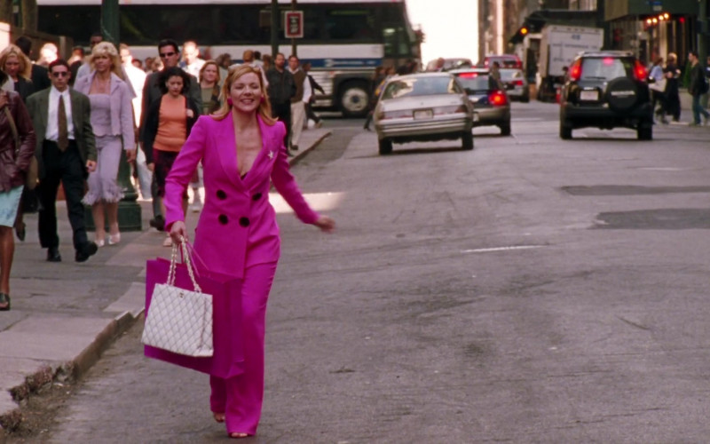 Chanel Handbag of Kim Cattrall as Samantha Jones in Sex and the City S04E07 Time and Punishment (2001)
