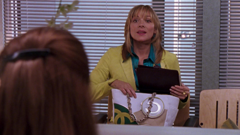 Chanel Handbag of Kim Cattrall as Samantha Jones in Sex and the City S06E15 Catch-38 (2004)