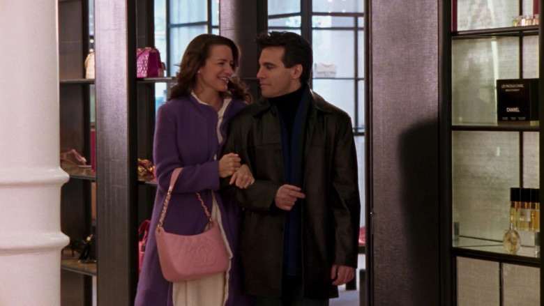 Chanel Pink Shoulder Bag of Kristin Davis as Charlotte York in Sex and the City S06E20 TV Show 2004 (2)