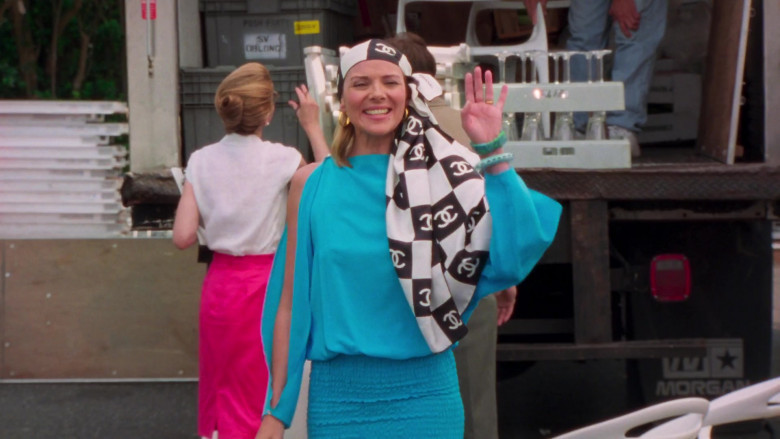 Chanel Scarf of Kim Cattrall as Samantha Jones in Sex and the City S05E08 TV Show (1)