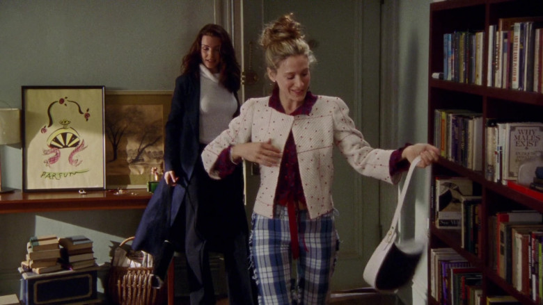 Chanel Tweed Jacket Outfit of Sarah Jessica Parker as Carrie Bradshaw in Sex and the City S03E03 TV Show 2000 (2)
