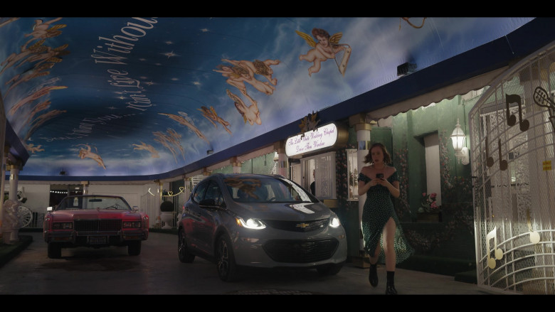 Chevrolet Bolt Car in Hacks S01E07 Tunnel of Love (3)