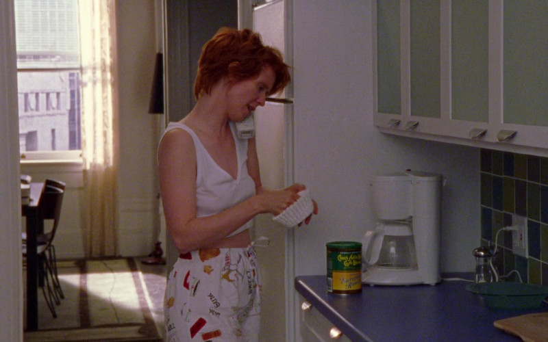 Chock full o'Nuts Coffee Enjoyed by Cynthia Nixon as Miranda Hobbes in Sex and the City S03E16 Frenemies (2000)