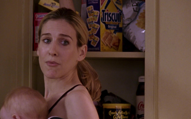 Chock full o'Nuts Coffee in Sex and the City S06E01 To Market, to Market (1)