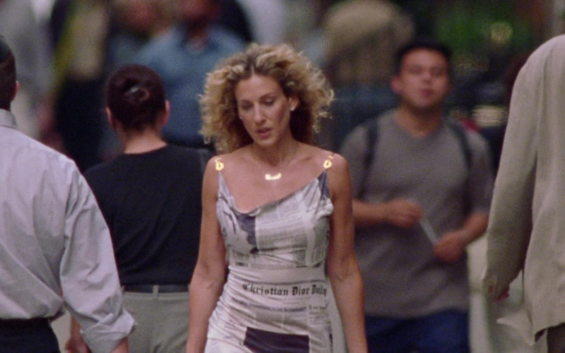 Christian Dior Daily Newspaper Dress of Sarah Jessica Parker as Carrie Bradshaw in Sex and the City S03E17 TV Show (2)