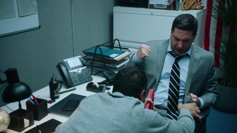 Cisco Phone of David Schwimmer as Jerry Bernstein in Intelligence S02E05 TV Show 2021 (3)