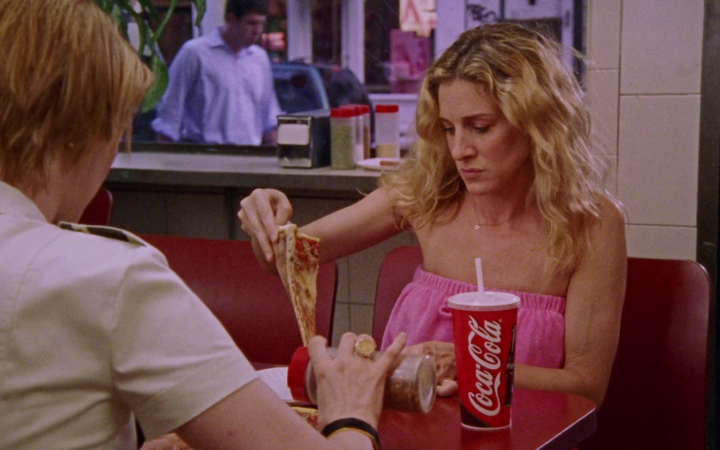 Coca-Cola Soda Enjoyed by Sarah Jessica Parker as Carrie Bradshaw in Sex and the City S04E11 TV Show (1)