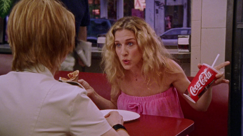 Coca-Cola Soda Enjoyed by Sarah Jessica Parker as Carrie Bradshaw in Sex and the City S04E11 TV Show (3)