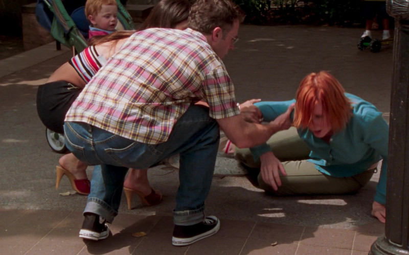 Converse All Star Shoes of David Eigenberg as Steve Brady in Sex and the City S06E11 The Domino Effect (2003)