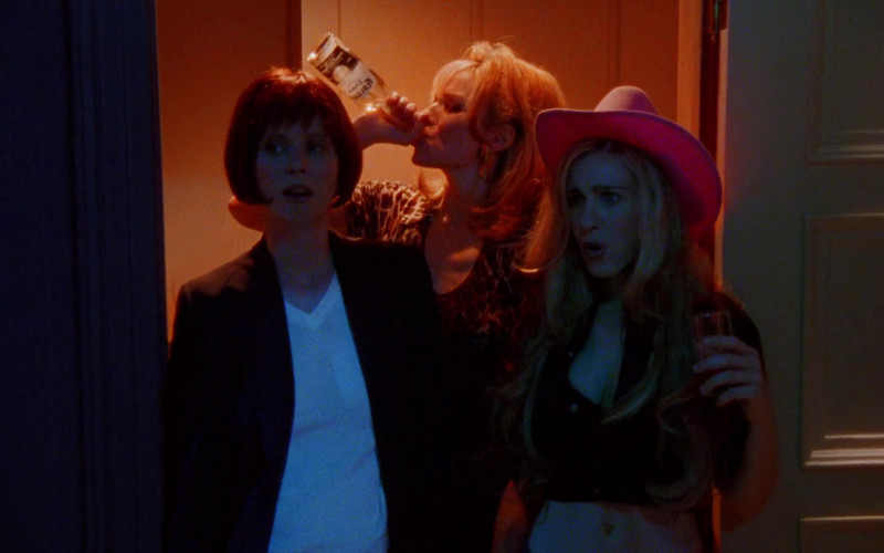 Corona Extra Beer Drunk by Kim Cattrall as Samantha Jones in Sex and the City S01E10 The Baby Shower (1998)