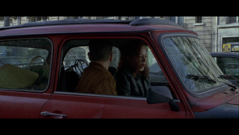 Crédit Lyonnais in The Bourne Identity (2002)