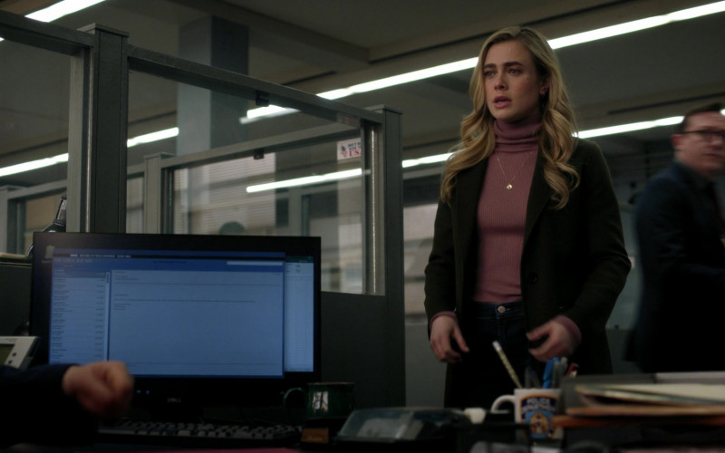 Dell Computer Monitor in Manifest S03E12 Mayday Part 1 (2021)