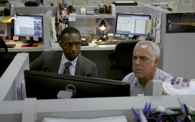 Dell Monitors in Bosch S07E07 (3)