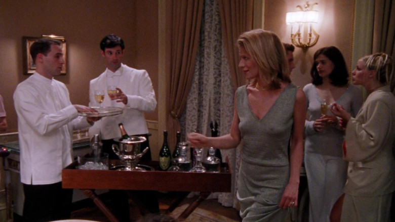 Dom Pérignon Champagne in Sex and the City S02E10 The Caste System (1999)