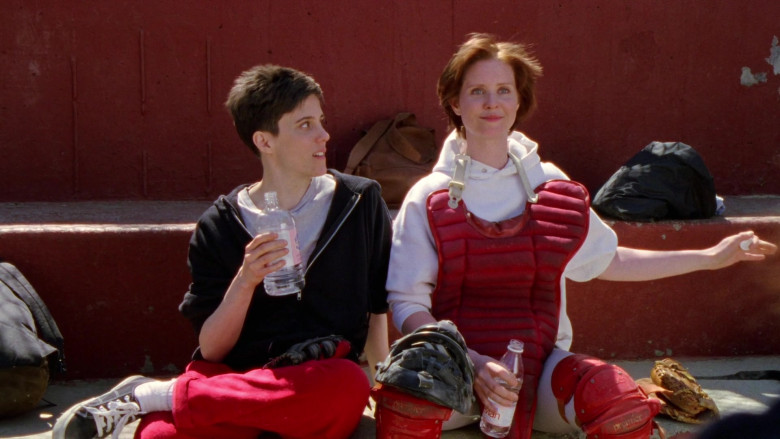 Evian Water Bottle Held by Cynthia Nixon as Miranda Hobbes in Sex and the City S01E03 TV Show (2)