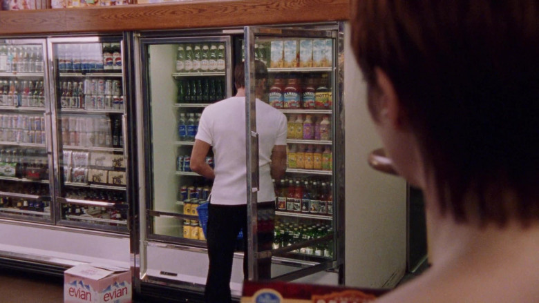 Evian Water, Pepsi Soda, Mott's Juice in Sex and the City S02E13 Games People Play (1999)