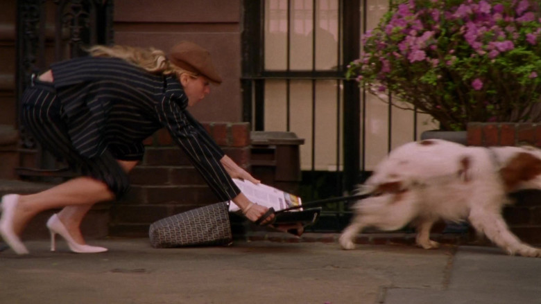 Fendi Bag of Sarah Jessica Parker as Carrie Bradshaw in Sex and the City S04E07 TV Show 2001 (2)