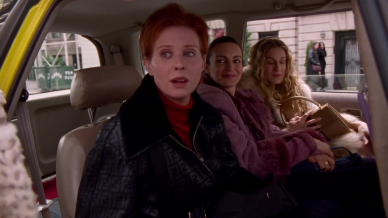 Fendi Coat Street Style Outfit of Cynthia Nixon as Miranda Hobbes in Sex and the City S02E01 TV Show (3)