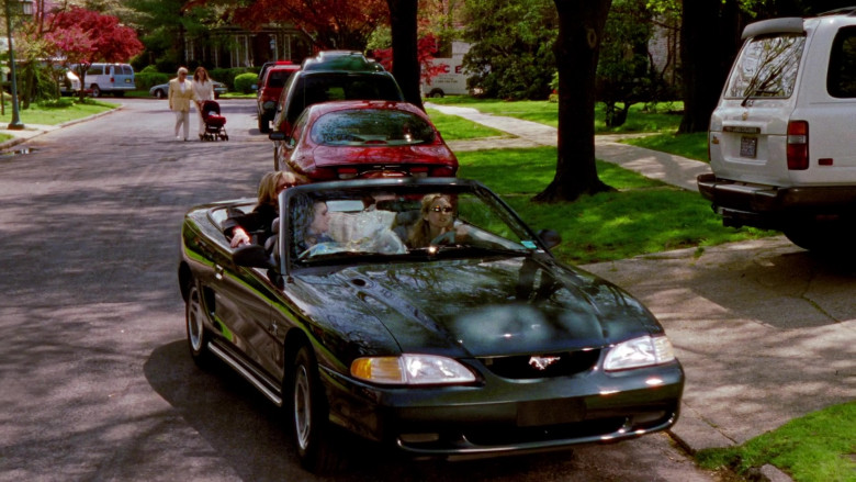 Ford Mustang Convertible Car in Sex and the City S01E10 The Baby Shower (1998)