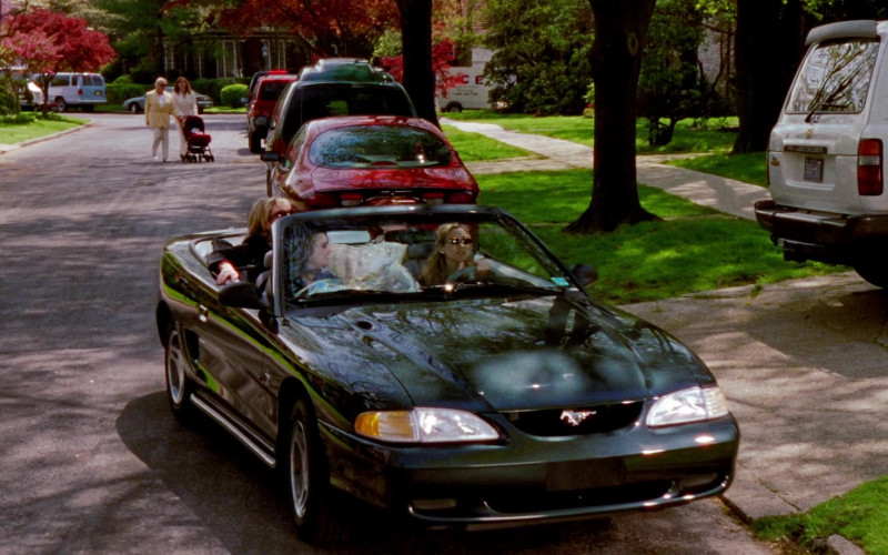 Ford Mustang Convertible Car in Sex and the City S01E10 The Baby Shower (1998)