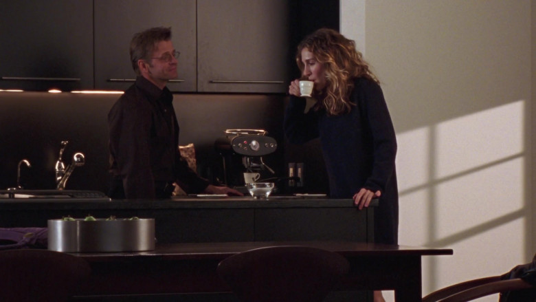 FrancisFrancis X1 Espresso Machine by Illy Used by Sarah Jessica Parker as Carrie Bradshaw and Mikhail Baryshnikov as Aleksandr Petrovsky in Sex and the City S06E16 TV Show (1)