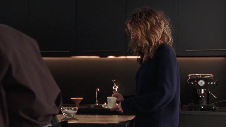 FrancisFrancis X1 Espresso Machine by Illy Used by Sarah Jessica Parker as Carrie Bradshaw and Mikhail Baryshnikov as Aleksandr Petrovsky in Sex and the City S06E16 TV Show (3)