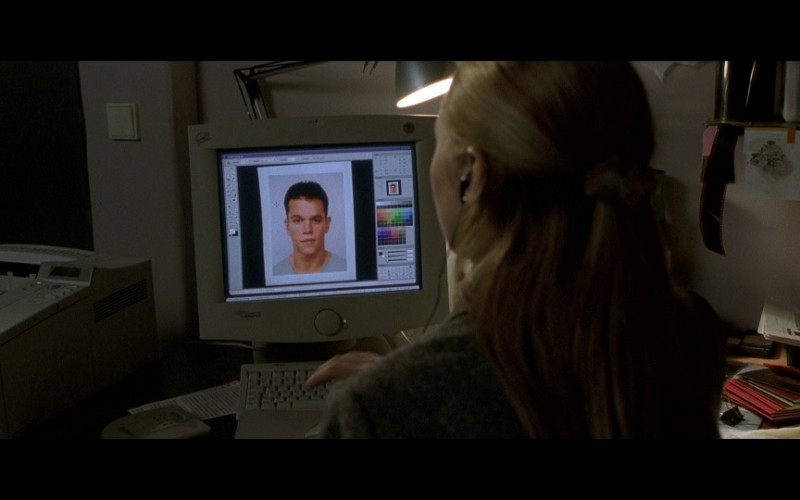 Fujitsu Siemens Monitor in The Bourne Identity (2002)