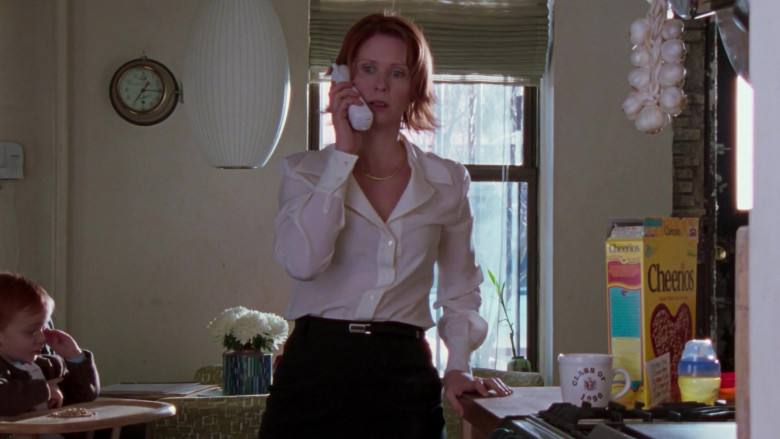 General Mills Cheerios Cereal of Cynthia Nixon as Miranda Hobbes in Sex and the City S06E19 An American Girl In Paris (Part Une) – TV Show 2004 (2)