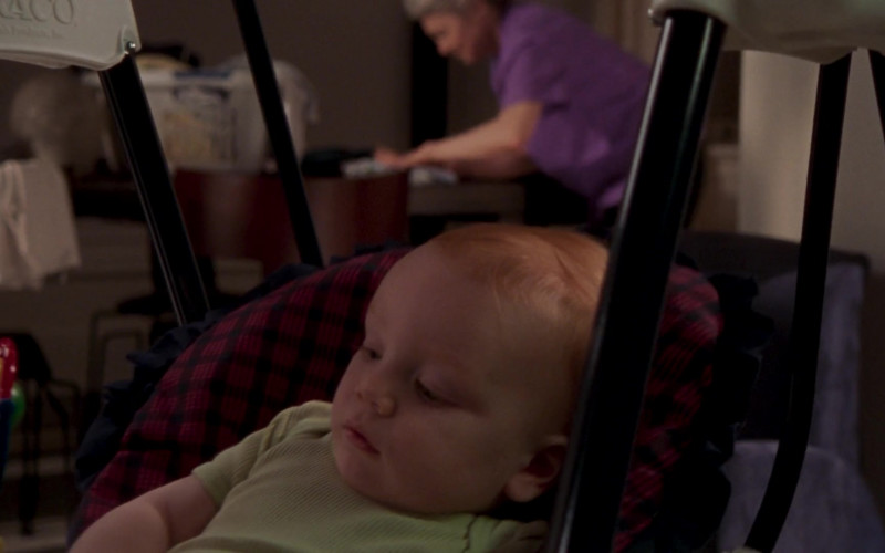 Graco Baby Swing in Sex and the City S06E08 The Catch (1)