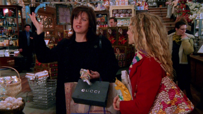 Gucci Black Shopping Bag in Sex and the City S02E02 The Awful Truth (1999)