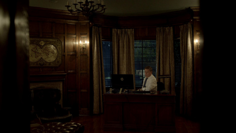 HP Monitor in Bosch S07E05 Jury's Still Out (1)