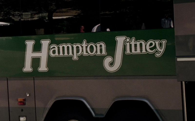 Hampton Jitney Bus in Sex and the City S02E17 "Twenty-Something Girls vs. Thirty-Something Women" (1999)