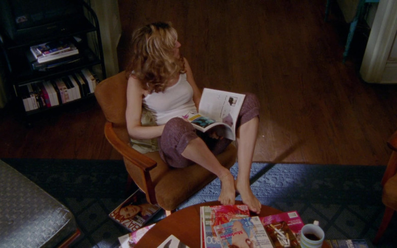 Harper’s Bazaar Magazine in Sex and the City S03E05 No Ifs, Ands, or Butts (2000)