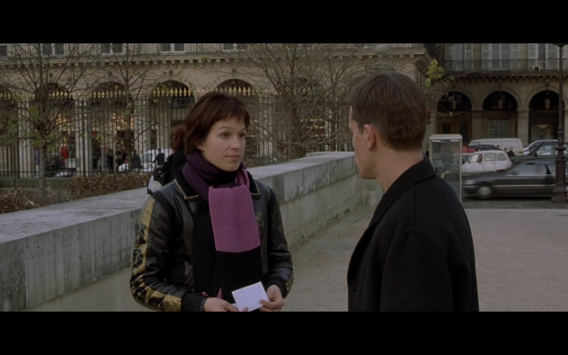 Honda leather jacket in The Bourne Identity (2002)