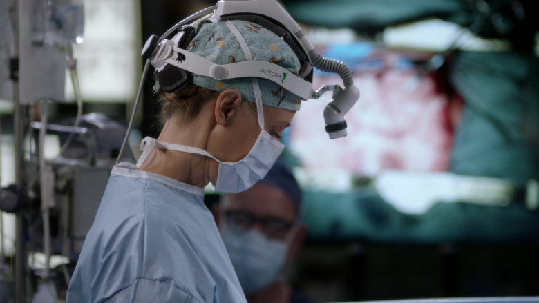 Integra DUO LED Surgical Headlight Systems Used by Doctors in Grey's Anatomy S17E17 TV Show 2021 (2)