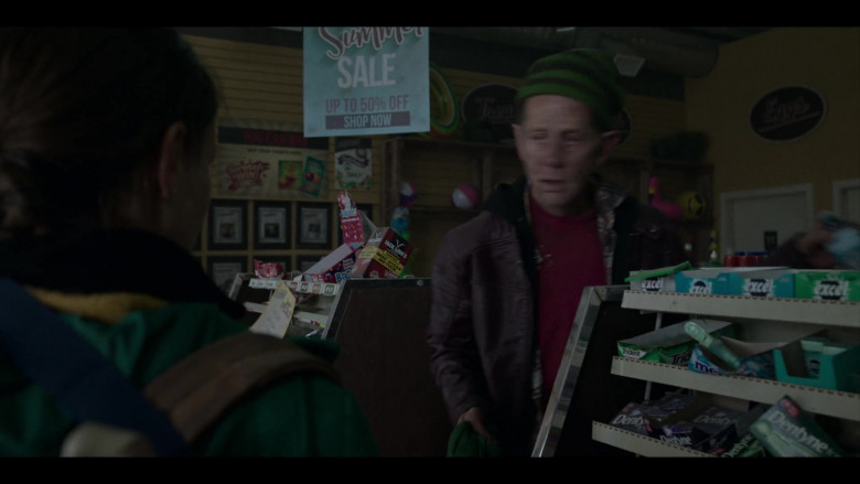 Jack Link's Beef Jerky and Excel Gum in Black Summer S02E02 Prelude (2021)
