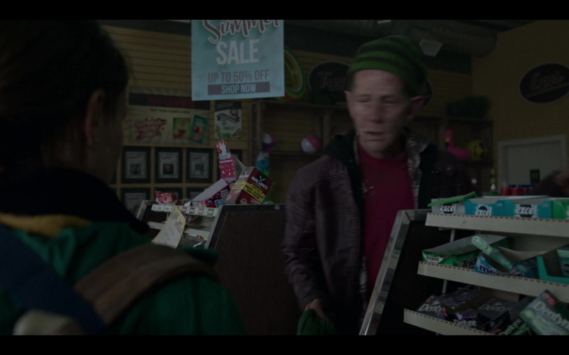Jack Link's Beef Jerky and Excel Gum in Black Summer S02E02 Prelude (2021)