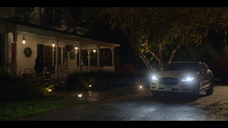 Jaguar F-Pace SUV (White) in Sex Life S01E06 Somewhere Only We Know (1)