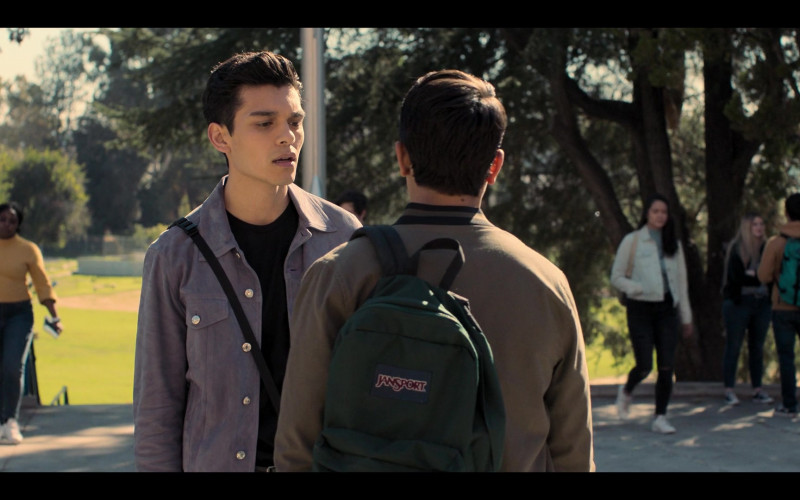 JanSport Backpack of Michael Cimino in Love, Victor S02E09 Victor’s Day Off (1)