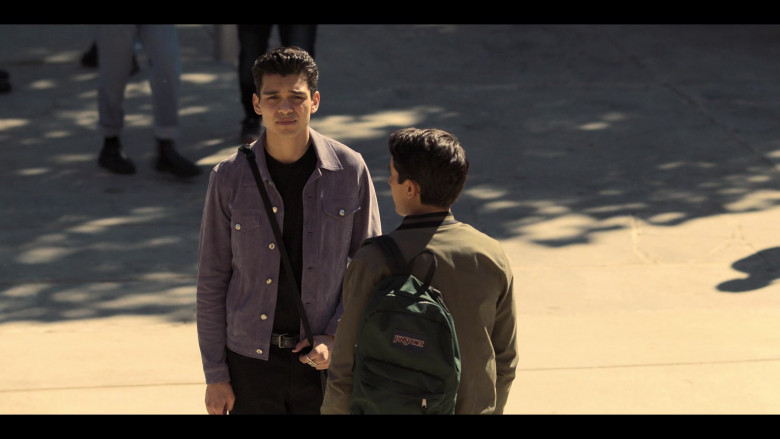 JanSport Backpack of Michael Cimino in Love, Victor S02E09 Victor's Day Off (3)