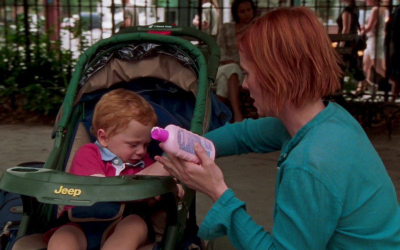 Jeep Cherokee Stroller in Sex and the City S06E11 TV Show (1)
