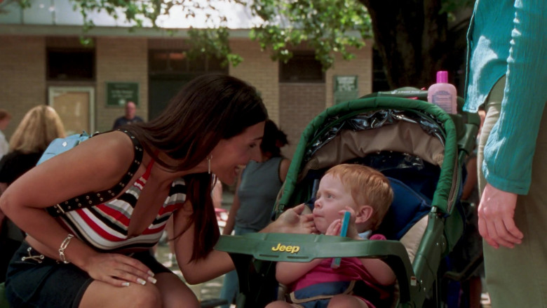 Jeep Cherokee Stroller in Sex and the City S06E11 TV Show (2)