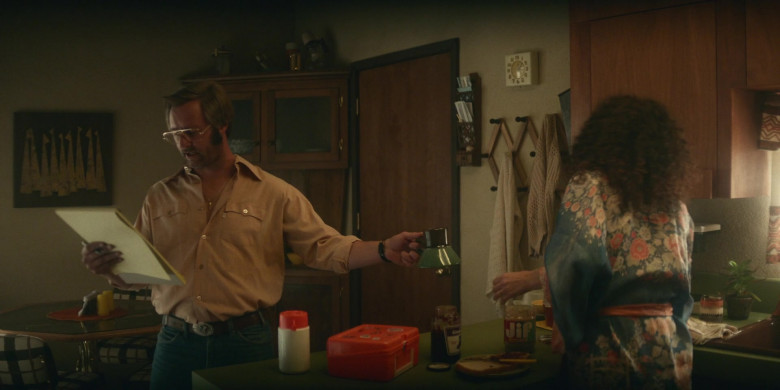 Jif Peanut Butter Enjoyed by Rory Scovel as Danny Rubin in Physical S01E02 TV Show (2)