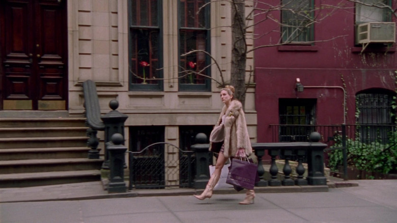 Jimmy Choo Store Bag Held by Sarah Jessica Parker as Carrie Bradshaw in Sex and the City S03E01 Where There's Smoke… (2000)