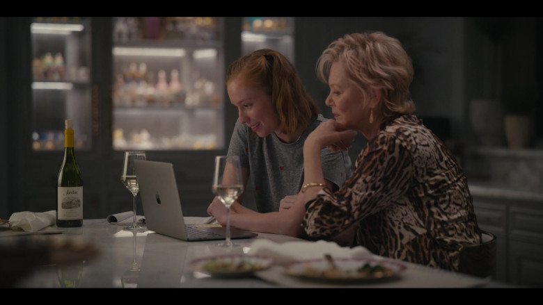 Jordan Winery Chardonnay Enjoyed by Jean Smart as Deborah Vance and Hannah Einbinder as Ava Daniels in Hacks S01E08 1.69 Million (2021)