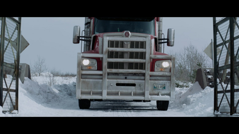 Kenworth Trucks in The Ice Road 2021 Movie (15)