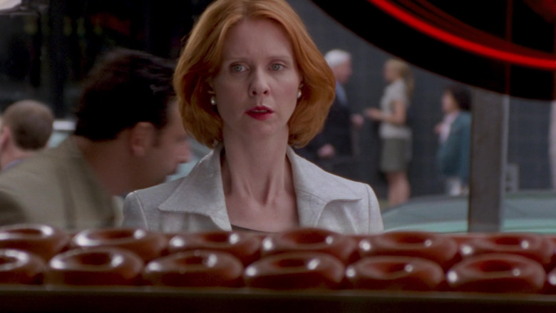 Krispy Kreme Doughnuts in Sex and the City S05E04 TV Show (3)