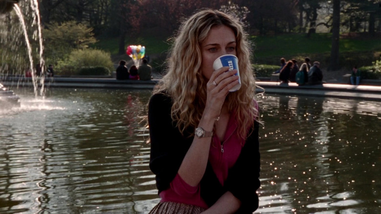 Lavazza Coffee Enjoyed by Sarah Jessica Parker as Carrie Bradshaw in Sex and the City S02E03 The Freak Show (1999)