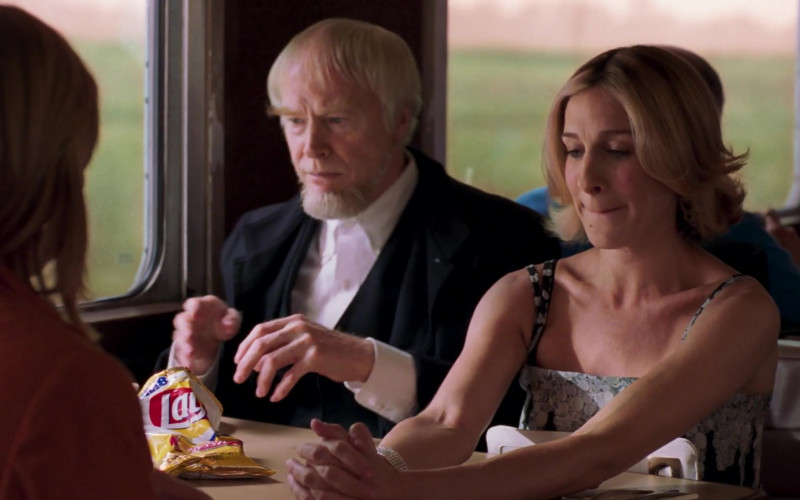 Lay's Chips Enjoyed by Actor in Sex and the City S05E07 The Big Journey (2002)