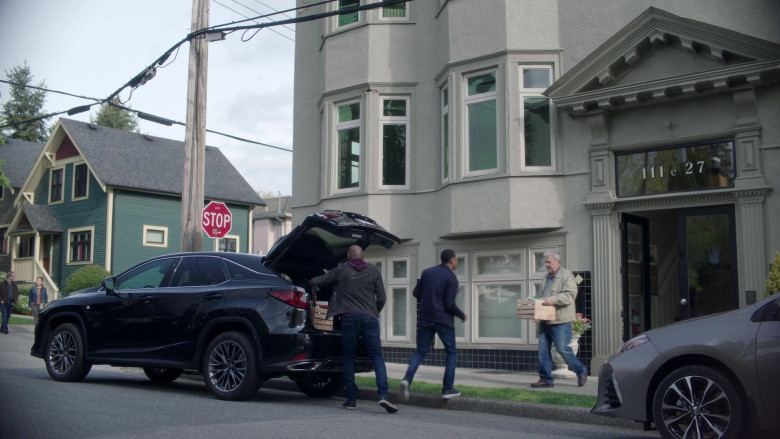 Lexus RX Mid-Size Luxury Crossover SUV of Romany Malco as Rome Howard in A Million Little Things S03E17 TV Series 2021 (2)